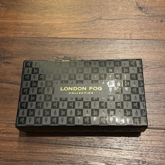 London Fog Zip Around Quilted Wristlet Black Wallet. - Picture 2 of 9